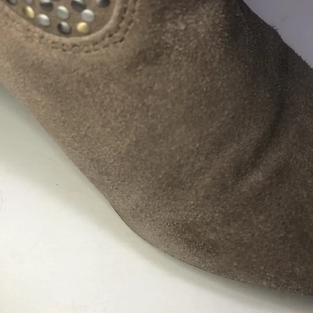 American Eagle Outfitters Tan Slouchy Studded Suede Stacked Heel Ankle Booties 9